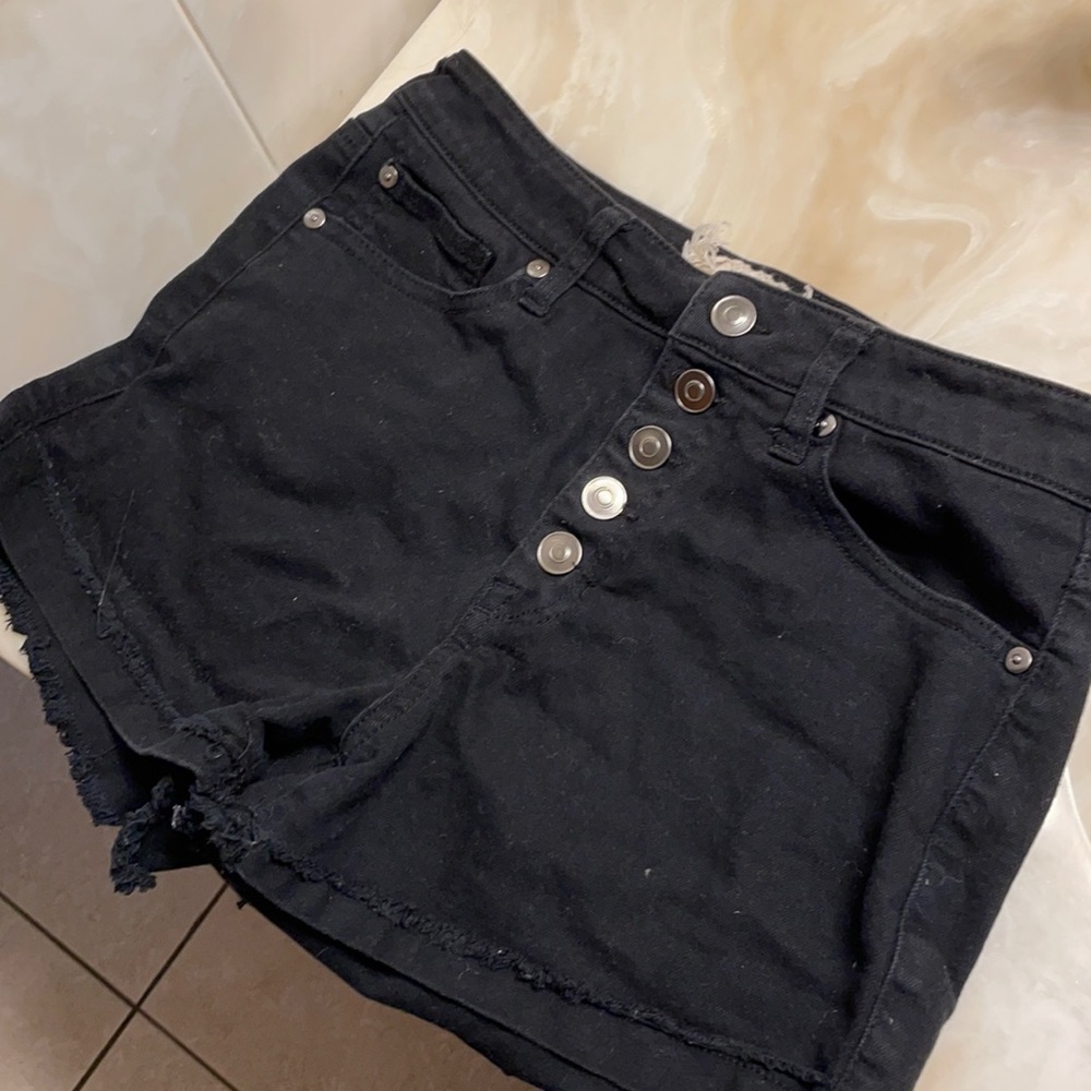 High waisted shorts, form fitting